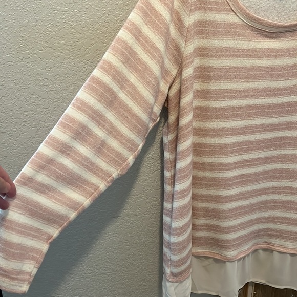 Torrid Size 3 Tunic knit blouse w faux under layer, feminine pink and cream - Picture 2 of 7
